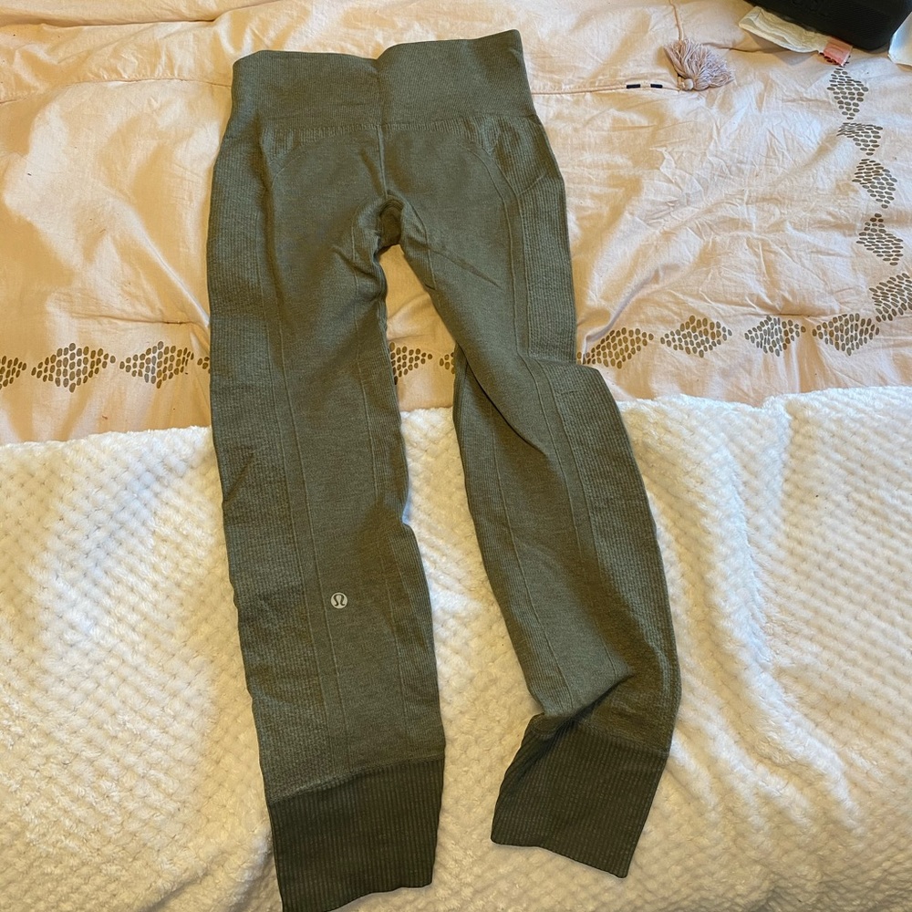 Lululemon tights